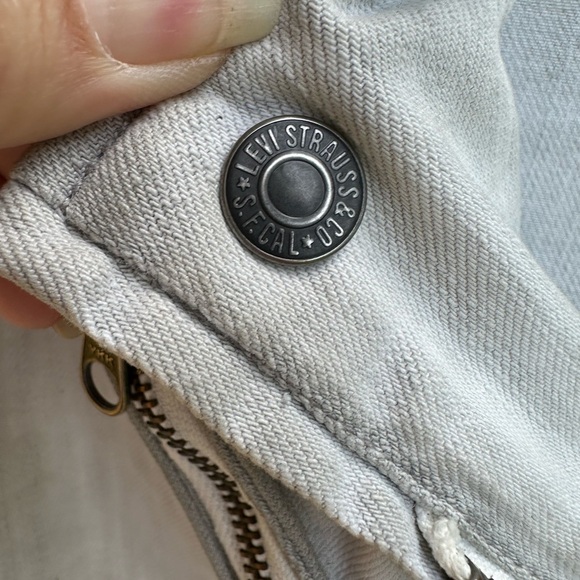 Denim and Bone Mary and Roses patch and embroidered one of a kind Levi Jacket - Picture 7 of 15